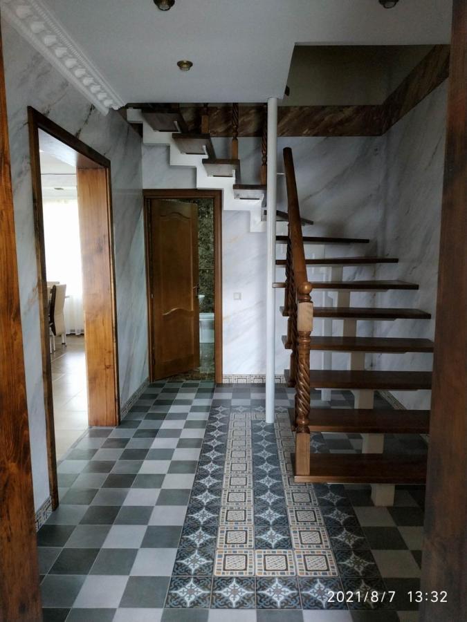 Nestg Guest House Pilipets Ngoại thất bức ảnh