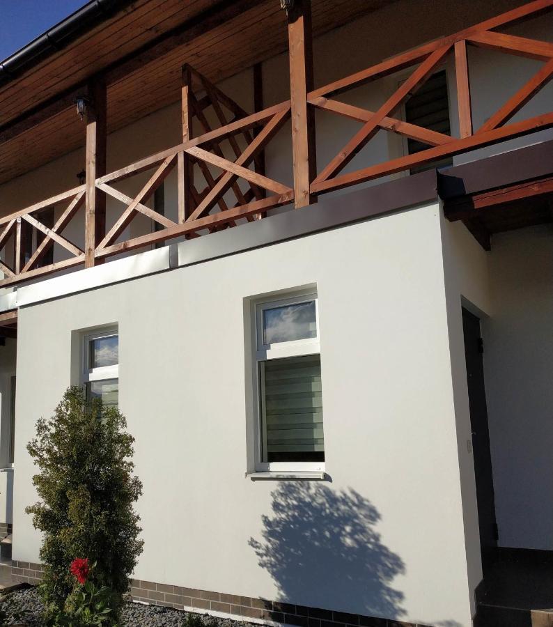 Nestg Guest House Pilipets Ngoại thất bức ảnh