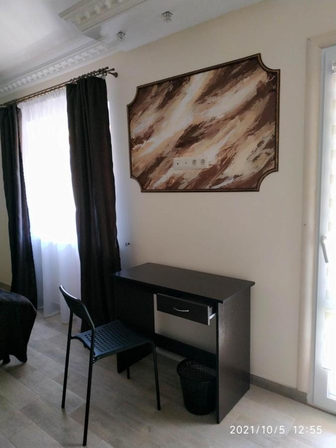 Nestg Guest House Pilipets Ngoại thất bức ảnh