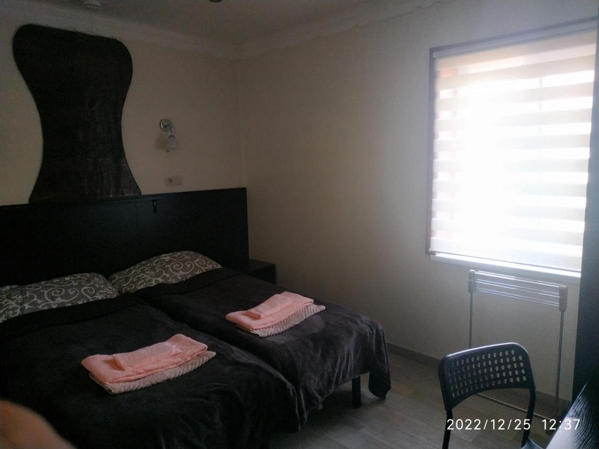 Nestg Guest House Pilipets Ngoại thất bức ảnh