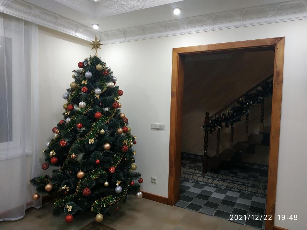 Nestg Guest House Pilipets Ngoại thất bức ảnh