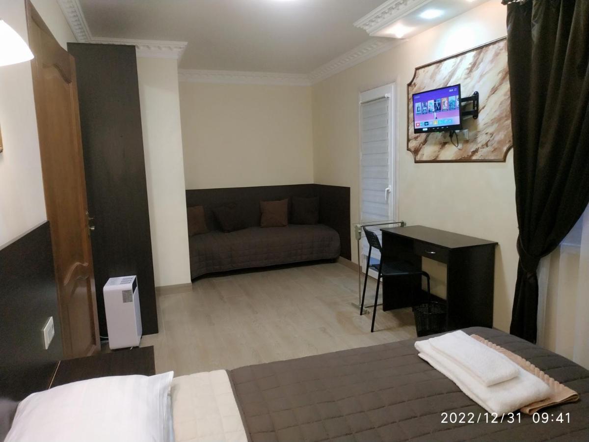 Nestg Guest House Pilipets Ngoại thất bức ảnh