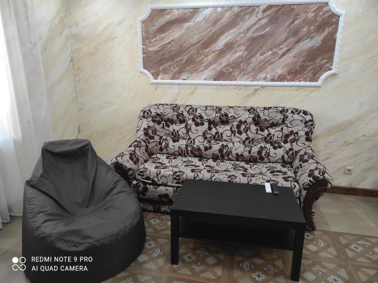 Nestg Guest House Pilipets Ngoại thất bức ảnh
