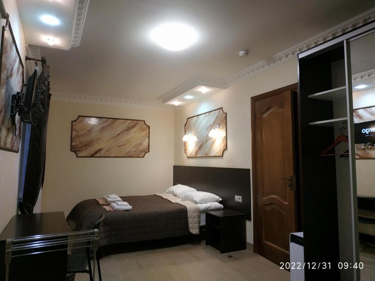 Nestg Guest House Pilipets Ngoại thất bức ảnh