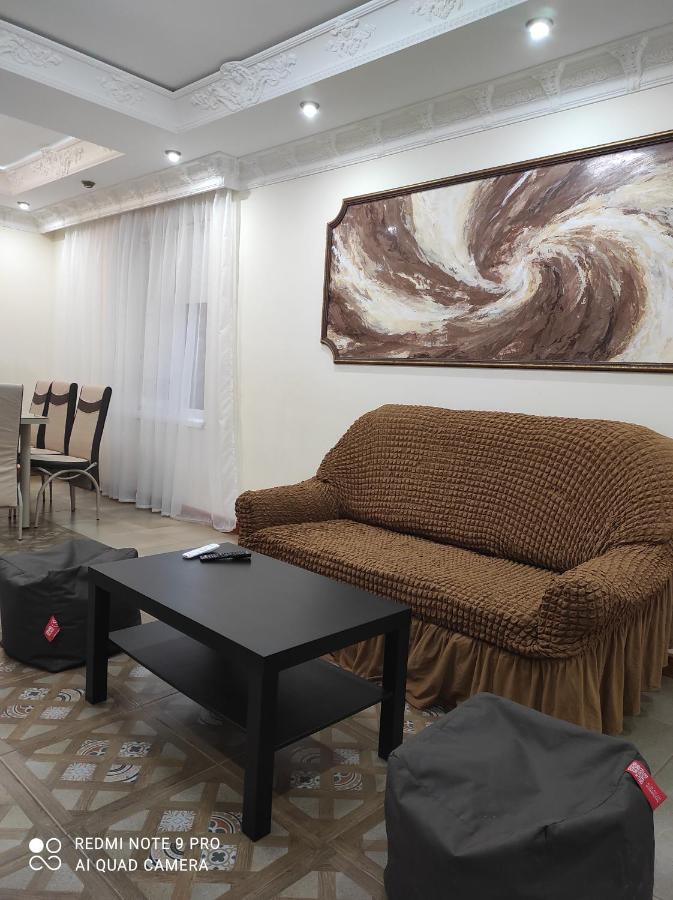 Nestg Guest House Pilipets Ngoại thất bức ảnh