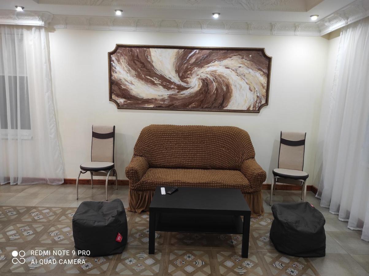 Nestg Guest House Pilipets Ngoại thất bức ảnh