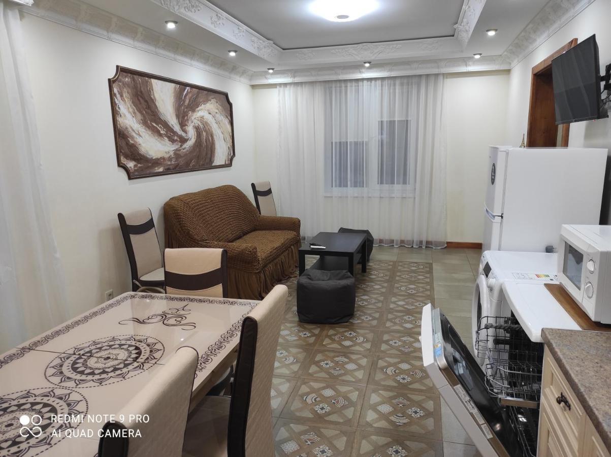 Nestg Guest House Pilipets Ngoại thất bức ảnh
