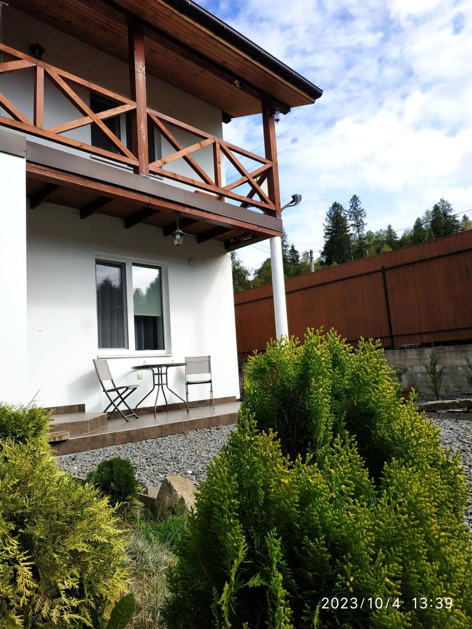 Nestg Guest House Pilipets Ngoại thất bức ảnh