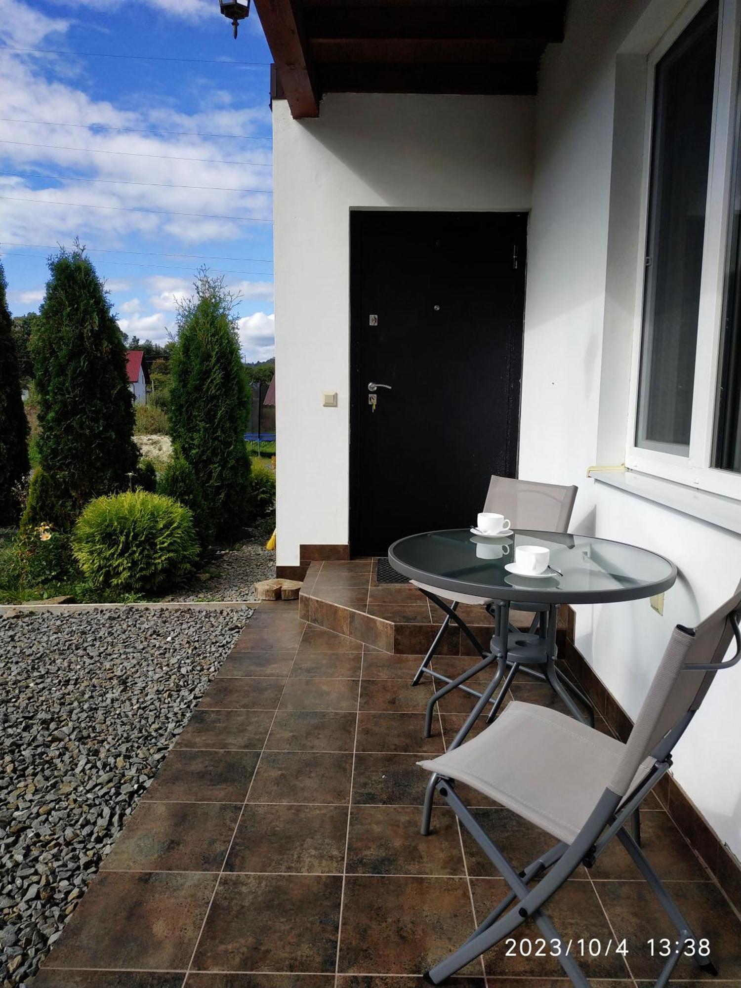 Nestg Guest House Pilipets Ngoại thất bức ảnh